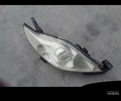 FARO ANTERIORE DESTRO MAZDA 5 Berlina Rf (05\u003e)