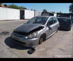 Peugeot 307 HDI 5 Porte Demolita - Per Ricambi - 1