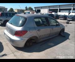 Peugeot 307 HDI 5 Porte Demolita - Per Ricambi - 3