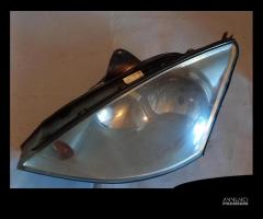 FARO ANTERIORE SX, DX FORD FOCUS 2002