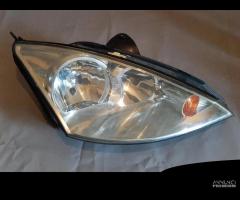 FARO ANTERIORE SX, DX FORD FOCUS 2002