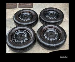 CERCHI IN FERRO CON GOMME YARIS 175/65/15