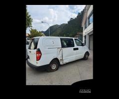 Ricambi Hyundai H 1 2° versione diesel del 2008 - 8