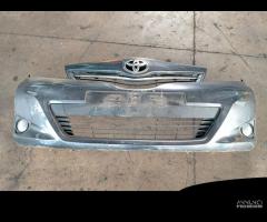 Paraurti Anteriore Toyota Yaris 2013 - 1