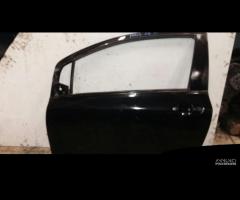 PORTIERA ANTERIORE SINISTRA TOYOTA Yaris Serie 1KR