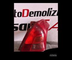 STOP - FANALE POSTERIORE DX SUZUKI SWIFT 2005 - 1