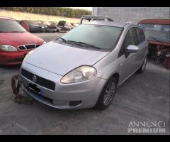 Fiat Grande Punto 75 CV Demolita - Per Ricambi