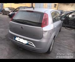 Fiat Grande Punto 75 CV Demolita - Per Ricambi