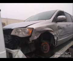 Chrysler Voyager 2009 2.8 Demolita - Per Ricambi