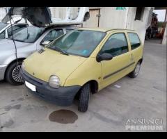 Renault Twingo 2001 Demolita - Per Ricambi