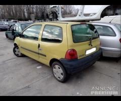 Renault Twingo 2001 Demolita - Per Ricambi