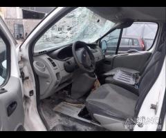 Renault Trafic 2012 Demolito - Ricambi NO MOTORE