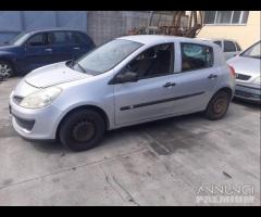 Renault Clio 2007 Benzina Demolita - Per Ricambi