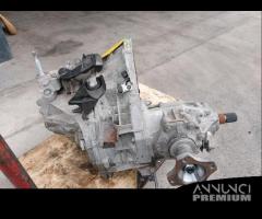 Cambio manuale Dacia Duster 1.5 diesel del 2016 - 7