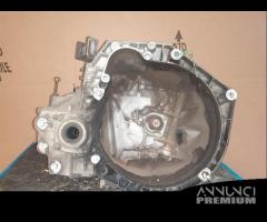 Cambio manuale Alfa Romeo 147 1.9 diesel del 2005 - 1