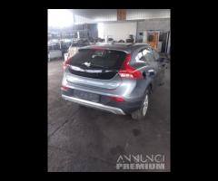 Volvo V40 Crosscountry 2.0 TD 4x4 2018 Demolita