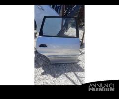 KIA CARNIVAL PORTA POST DX E SX 2001-2006 - 1