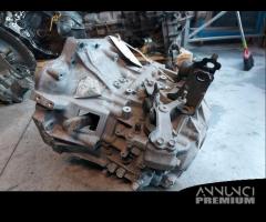 Cambio manuale Toyota Corolla 2.2 diesel del 2006 - 10