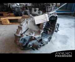 Cambio manuale Toyota Auris 2.2 diesel del 2007 - 3