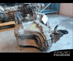 Cambio manuale Toyota Auris 2.2 diesel del 2007 - 4