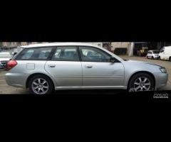 Subaru Legacy SW Anno 2005 | SOLO PER RICAMBI - 2