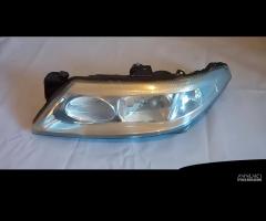 FARO ANTERIORE DX, SX RENAULT LAGUNA 2002