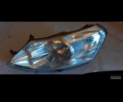 FARO ANTERIORE SX, DX PEUGEOT EXPERT 2010