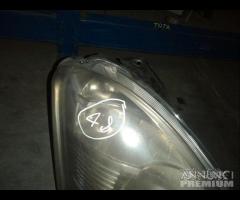 Faro Anteriore Lato Destro Per Iveco Daily 2010