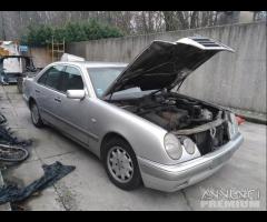 Mercedes Classe E W210 Benzina Demolita - Ricambi