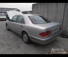 Mercedes Classe E W210 Benzina Demolita - Ricambi