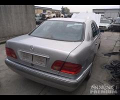 Mercedes Classe E W210 Benzina Demolita - Ricambi - 6