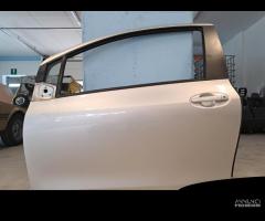 Porta anteriore sx Toyota Yaris 2° 1.3 B del 2007