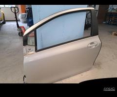 Porta anteriore sx Toyota Yaris 2° 1.3 B del 2007