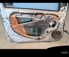 Porta anteriore sx Toyota Yaris 2° 1.3 B del 2007 - 14