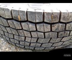 Cerchi Completi di Gomme 275/70 R22.5 DOT19 - 9