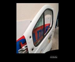 Porta anteriore sinistra Opel Vivaro A 2.5 D 2011 - 15