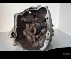 Cambio manuale Renault Clio 1.2 benzina del 2006 - 11