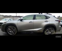 Lexus NX 300H Hybrid Anno 2017 | SOLO PER RICAMBI