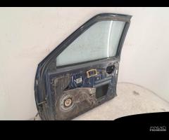 Porta anteriore destra Nissan King Cab del 1992 - 13