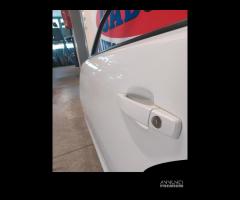 Porta anteriore sinistra Opel Corsa D 1.2 del 2013 - 9