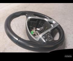 Volante in pelle Volvo V60 2.4 diesel del 2011 - 10