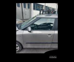 Porta anteriore sinistra Skoda Fabia 5J sw 2010