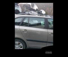 Porta posteriore destra Skoda Fabia 5J sw del 2010