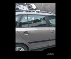 Porta posteriore destra Skoda Fabia 5J sw del 2010