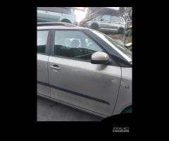 Porta anteriore destra Skoda Fabia 5J sw del 2010