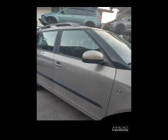 Porta anteriore destra Skoda Fabia 5J sw del 2010