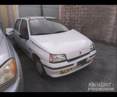 Renault Clio Prima Serie MK1 Demolita - Per Ricamb