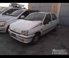 Renault Clio Prima Serie MK1 Demolita - Per Ricamb