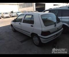 Renault Clio Prima Serie MK1 Demolita - Per Ricamb