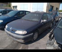 Renault Laguna 2001 Demolita - Per Ricambi